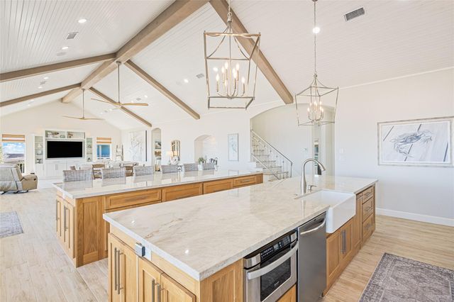 3244 Gulf Castle Drive, Crystal Beach, TX 77650