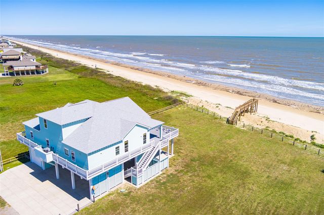 3244 Gulf Castle Drive, Crystal Beach, TX 77650