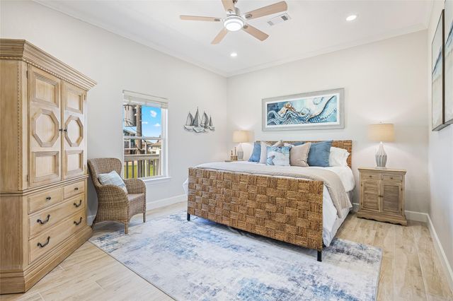 3244 Gulf Castle Drive, Crystal Beach, TX 77650