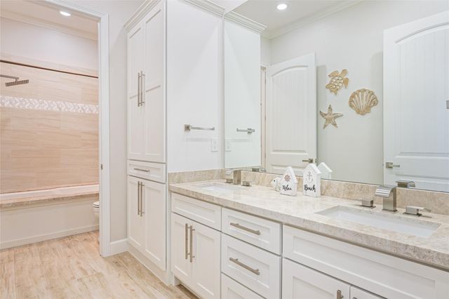 3244 Gulf Castle Drive, Crystal Beach, TX 77650