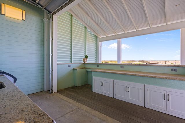 3244 Gulf Castle Drive, Crystal Beach, TX 77650