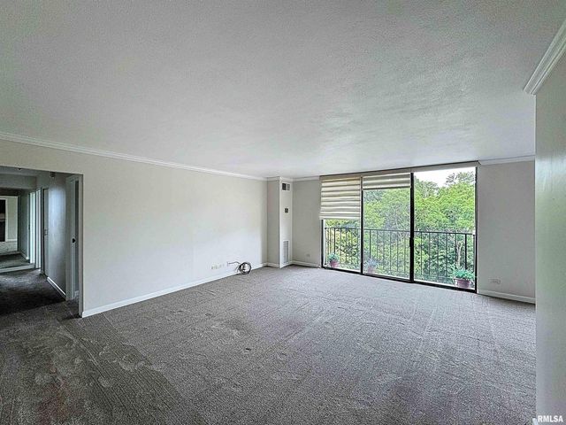 1800 7th St Unit 6D, East Moline, IL 61244