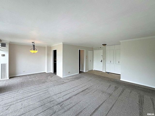 1800 7th St Unit 6D, East Moline, IL 61244