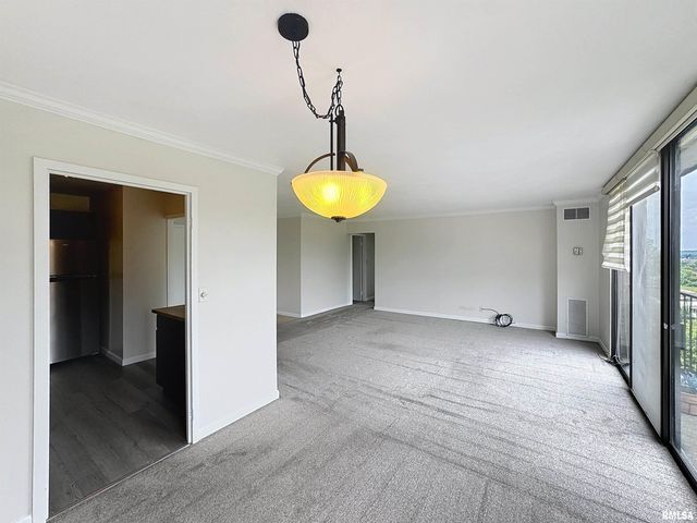 1800 7th St Unit 6D, East Moline, IL 61244