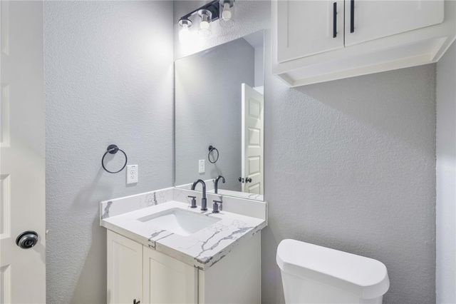 798 Road 6609, Dayton, TX 77535