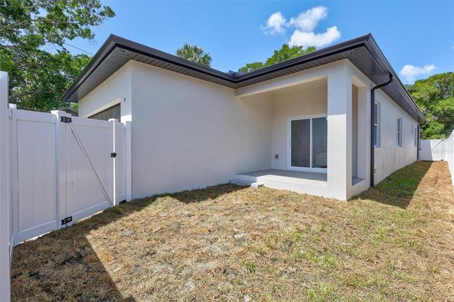 3109 QUEEN STREET N, St Petersburg, FL 33713