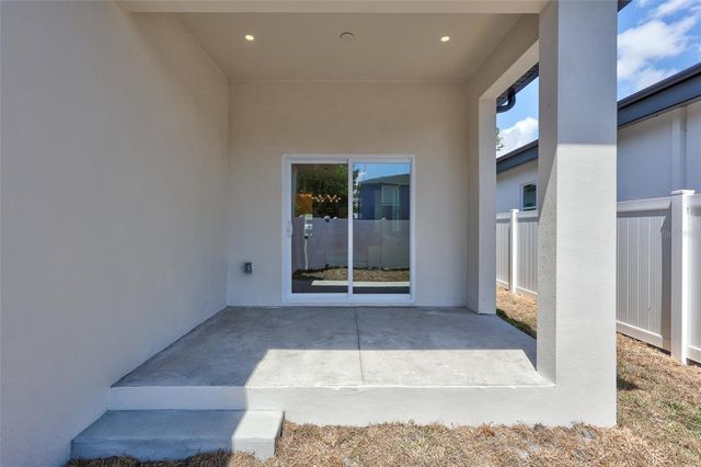 3109 QUEEN STREET N, St Petersburg, FL 33713