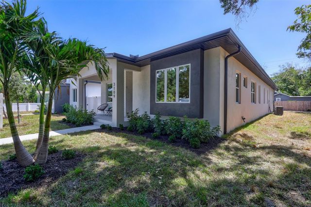 3109 QUEEN STREET N, St Petersburg, FL 33713
