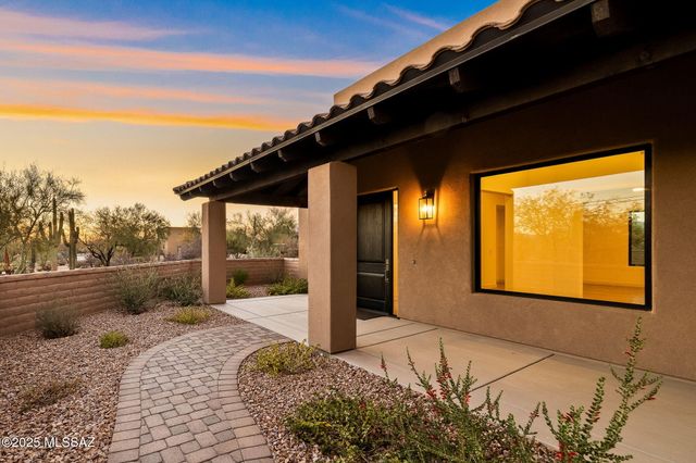 2930 W Lobo Road, Tucson, AZ 85742