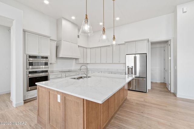 2930 W Lobo Road, Tucson, AZ 85742