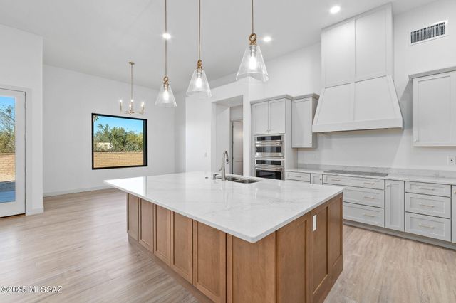 2930 W Lobo Road, Tucson, AZ 85742