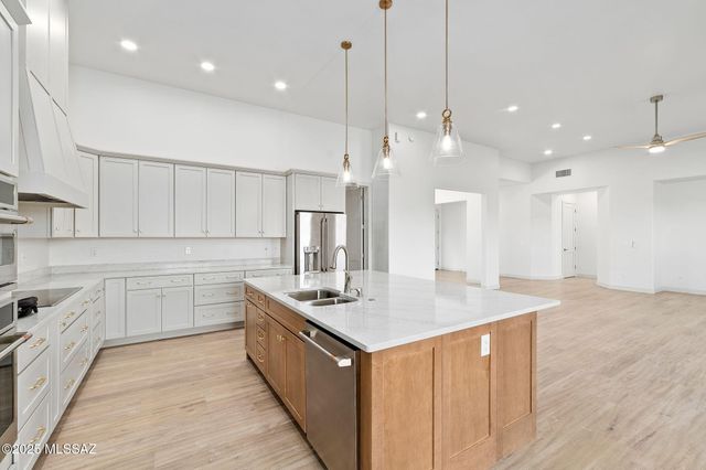 2930 W Lobo Road, Tucson, AZ 85742