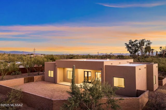 2930 W Lobo Road, Tucson, AZ 85742