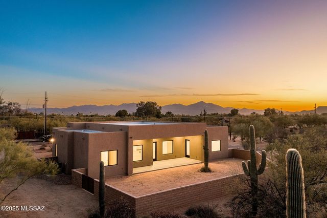 2930 W Lobo Road, Tucson, AZ 85742