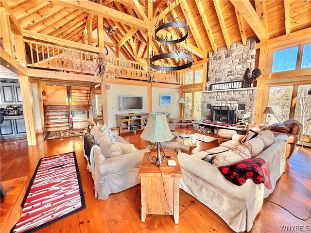 18 Easy Street, Ellicottville, NY 14731