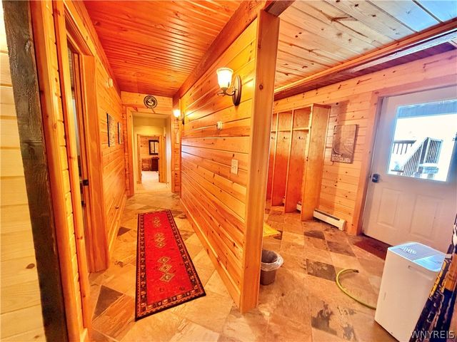 18 Easy Street, Ellicottville, NY 14731