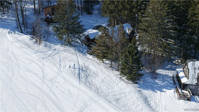 18 Easy Street, Ellicottville, NY 14731