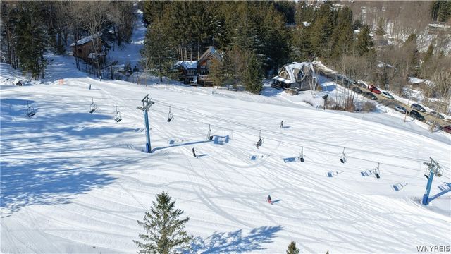 18 Easy Street, Ellicottville, NY 14731