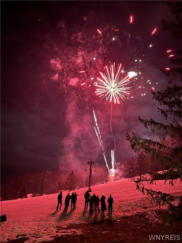 18 Easy Street, Ellicottville, NY 14731