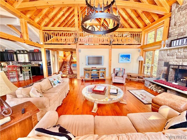 18 Easy Street, Ellicottville, NY 14731