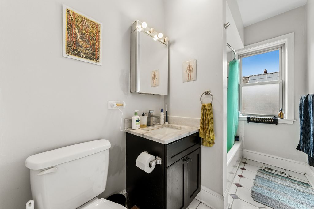 1723 W Foster Avenue, Chicago, IL 60640 — photo 4