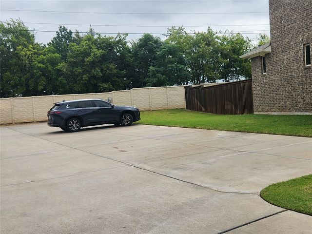 8313 Oxalis Lane, Dallas, TX 75252