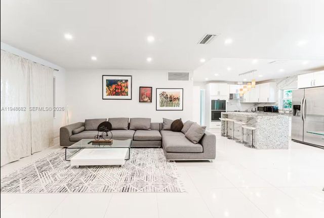 4017 Monroe St 0, Hollywood, FL 33021