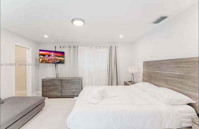 4017 Monroe St 0, Hollywood, FL 33021