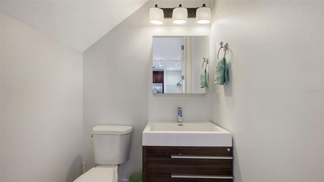 235 COCOANUT AVENUE 113C, Sarasota, FL 34236