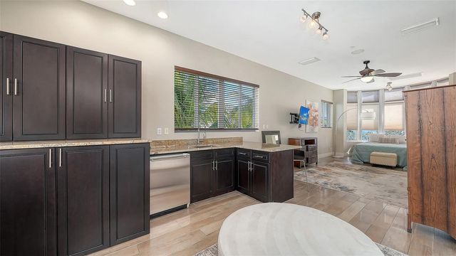 235 COCOANUT AVENUE 113C, Sarasota, FL 34236