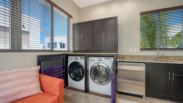 235 COCOANUT AVENUE 113C, Sarasota, FL 34236