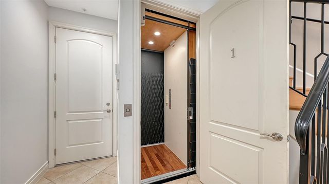 235 COCOANUT AVENUE 113C, Sarasota, FL 34236