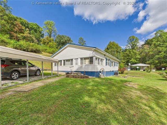24 Hollywood Drive, Charleston, WV 25311