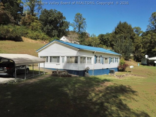 24 Hollywood Drive, Charleston, WV 25311