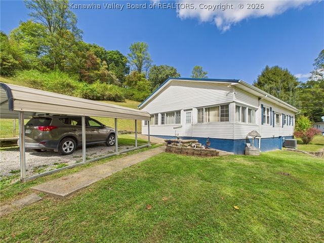24 Hollywood Drive, Charleston, WV 25311