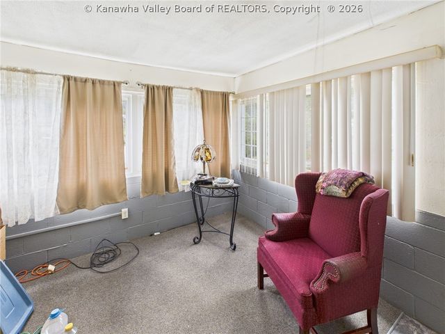 24 Hollywood Drive, Charleston, WV 25311