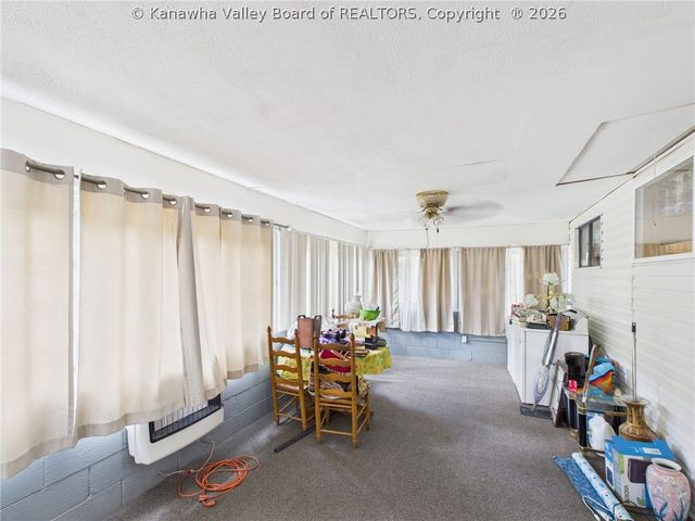 24 Hollywood Drive, Charleston, WV 25311