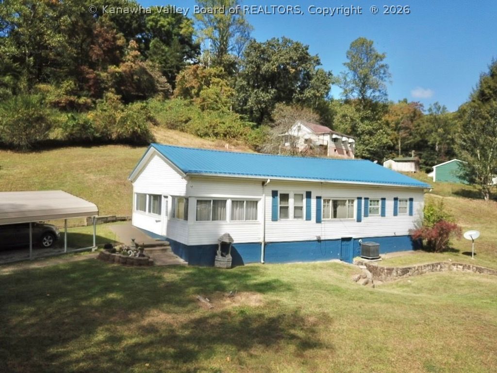 24 Hollywood Drive, Charleston, WV 25311
