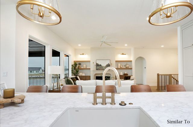 1317 S Auburn Place, West Des Moines, IA 50266