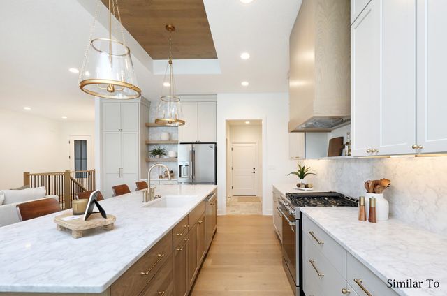 1317 S Auburn Place, West Des Moines, IA 50266