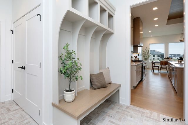 1317 S Auburn Place, West Des Moines, IA 50266