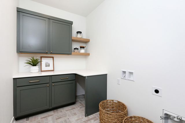 1317 S Auburn Place, West Des Moines, IA 50266