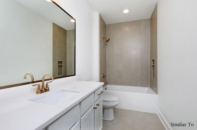 1317 S Auburn Place, West Des Moines, IA 50266