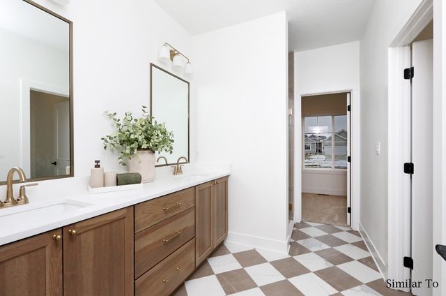 1317 S Auburn Place, West Des Moines, IA 50266