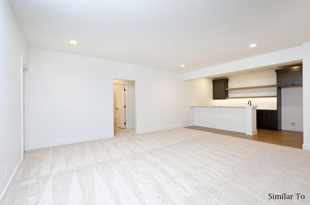 1317 S Auburn Place, West Des Moines, IA 50266