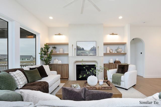 1317 S Auburn Place, West Des Moines, IA 50266