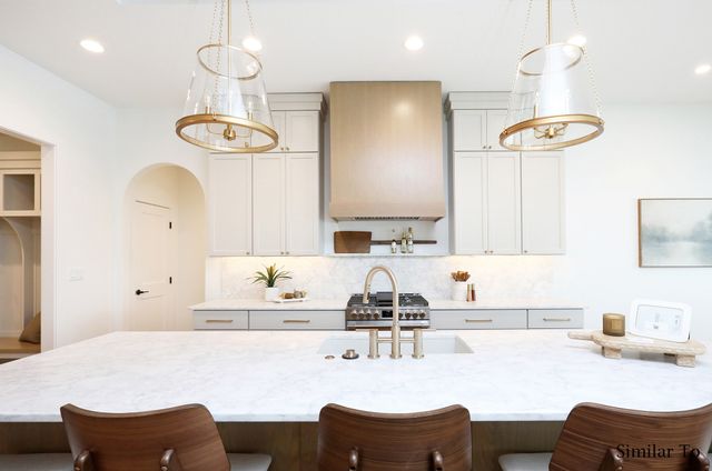 1317 S Auburn Place, West Des Moines, IA 50266