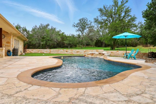 529 Honeycomb CIR, Driftwood, TX 78619