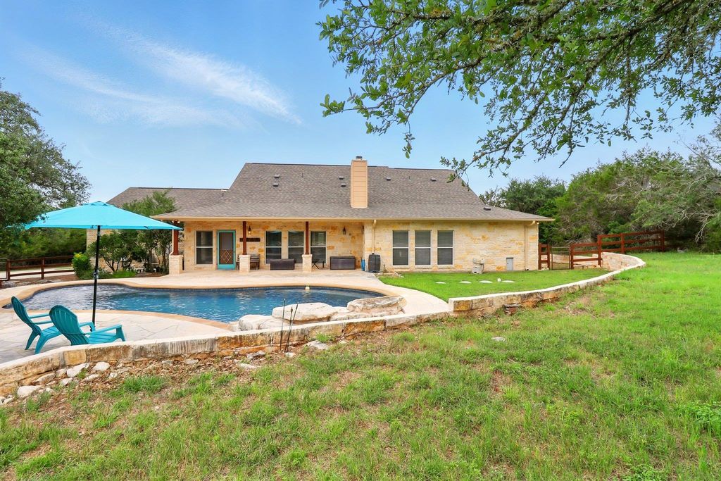 529 Honeycomb CIR, Driftwood, TX 78619