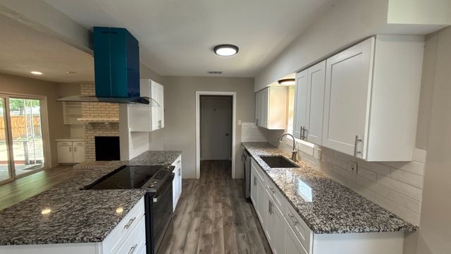 8730 Lapanto Lane, Dallas, TX 75227